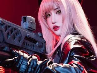 水手服cos，Tiny Asa的大胆尝试，安静中透着俏皮。
